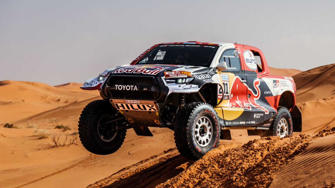 Al-Attiyah wygrywa najdłuższy etap Rajdu Dakar 2022. GR DKR Hilux umacnia się na prowadzeniu